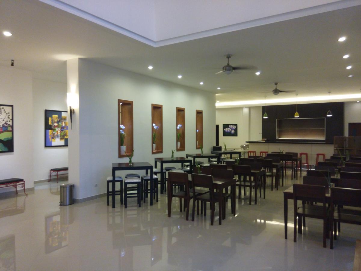 Hotel Transit Pasuruan Luaran gambar
