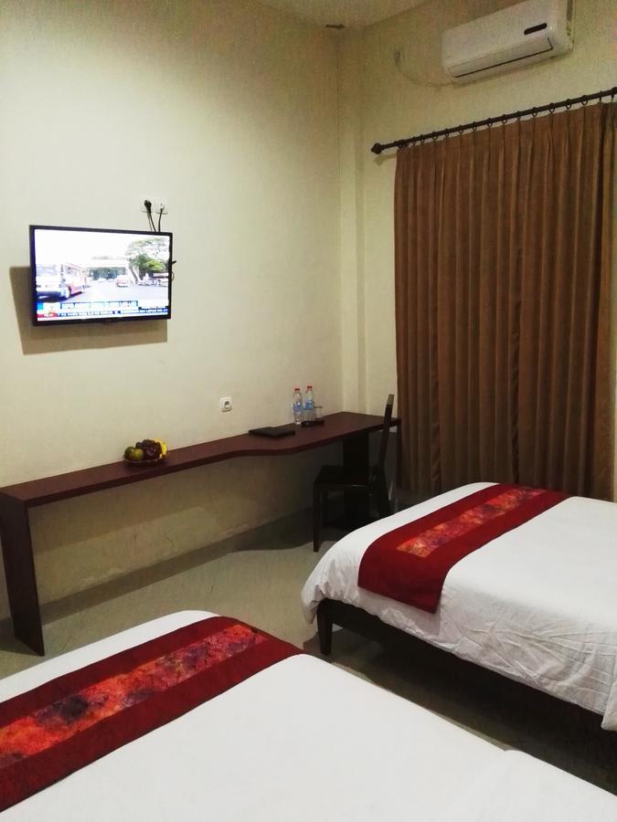 Hotel Transit Pasuruan Luaran gambar