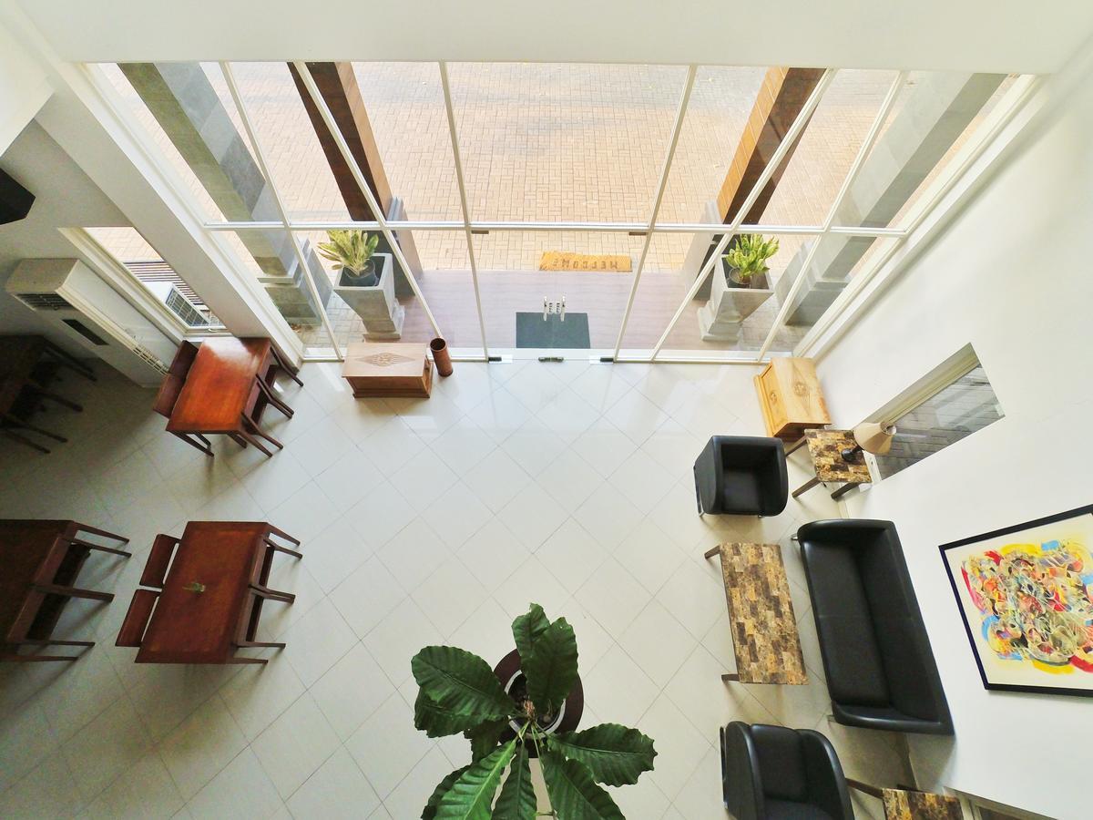 Hotel Transit Pasuruan Luaran gambar