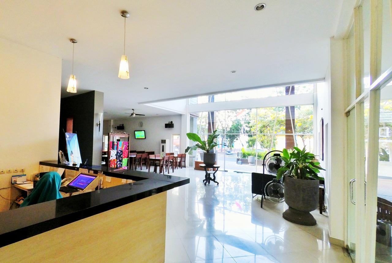 Hotel Transit Pasuruan Luaran gambar