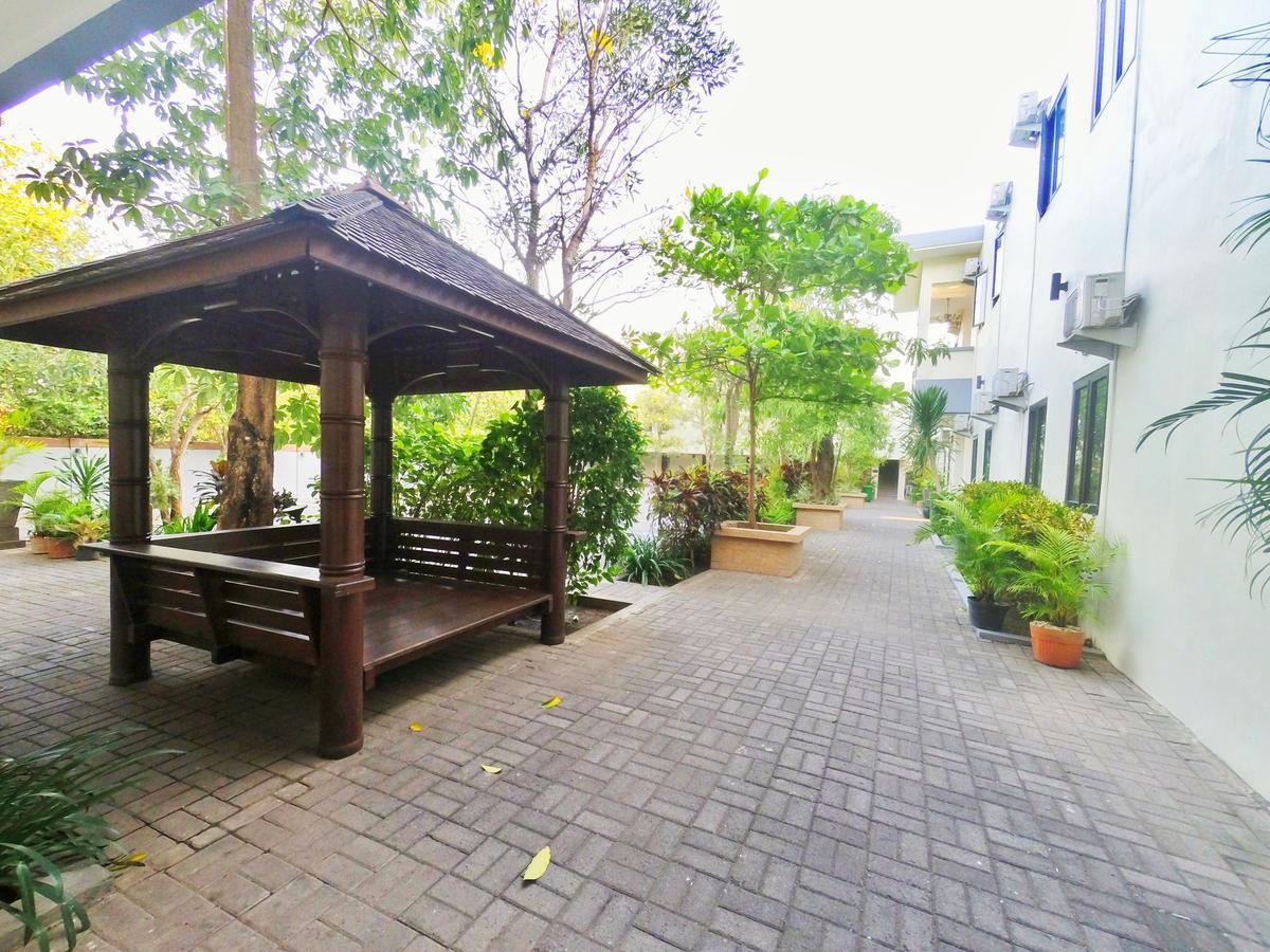 Hotel Transit Pasuruan Luaran gambar
