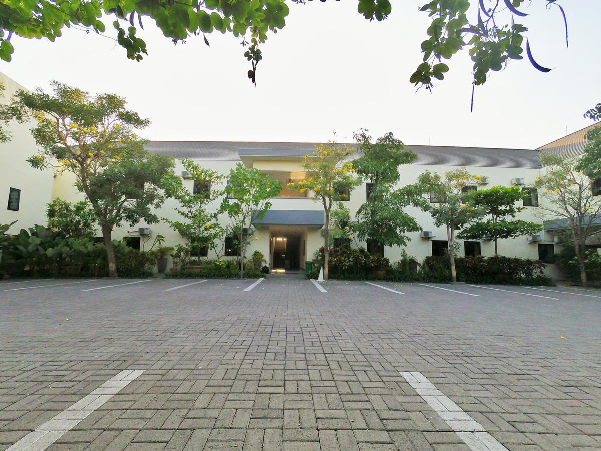 Hotel Transit Pasuruan Luaran gambar