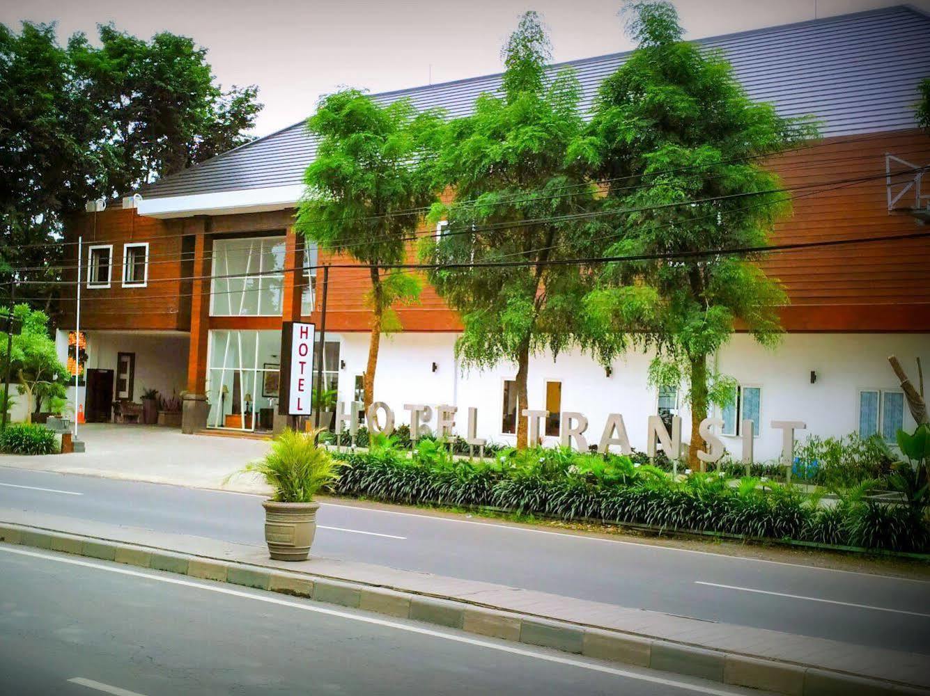Hotel Transit Pasuruan Luaran gambar