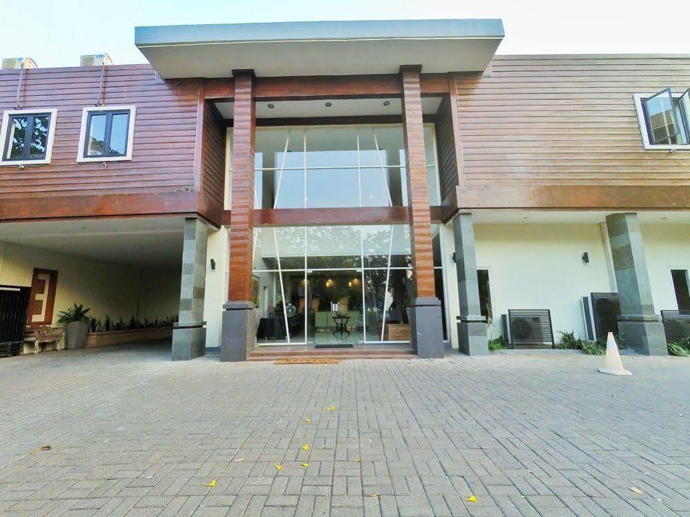 Hotel Transit Pasuruan Luaran gambar